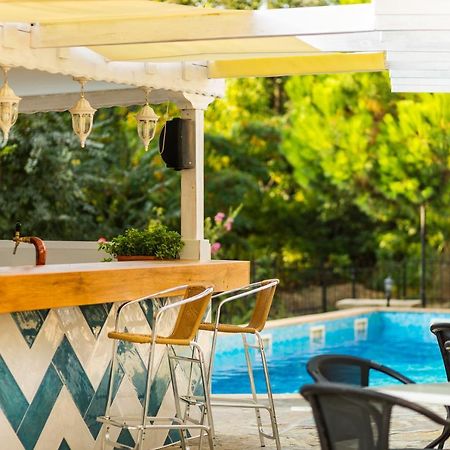 The Cliff Beach Apartments Обзор Екстериор снимка