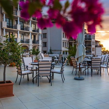 The Cliff Beach Apartments Обзор Екстериор снимка