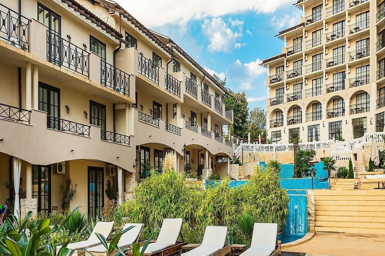 The Cliff Beach Apartments Обзор Екстериор снимка