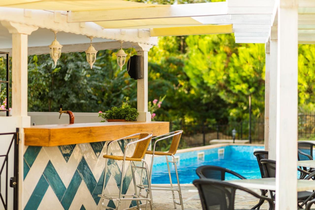 The Cliff Beach Apartments Обзор Екстериор снимка