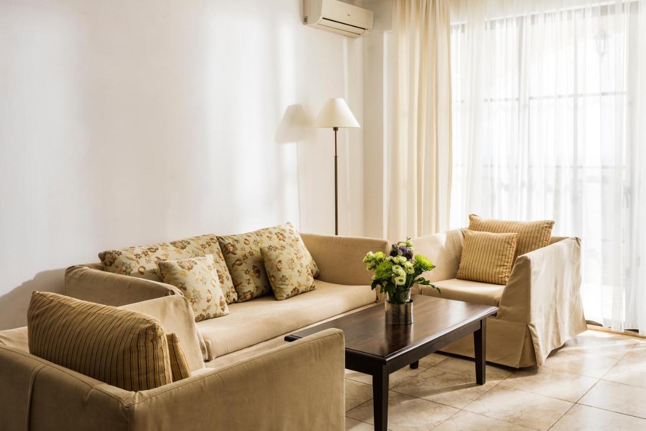 The Cliff Beach Apartments Обзор Екстериор снимка