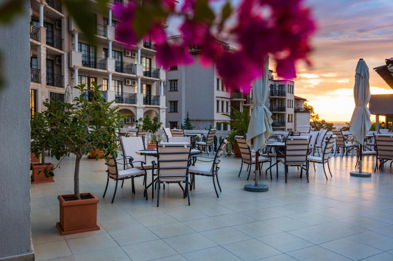 The Cliff Beach Apartments Обзор Екстериор снимка