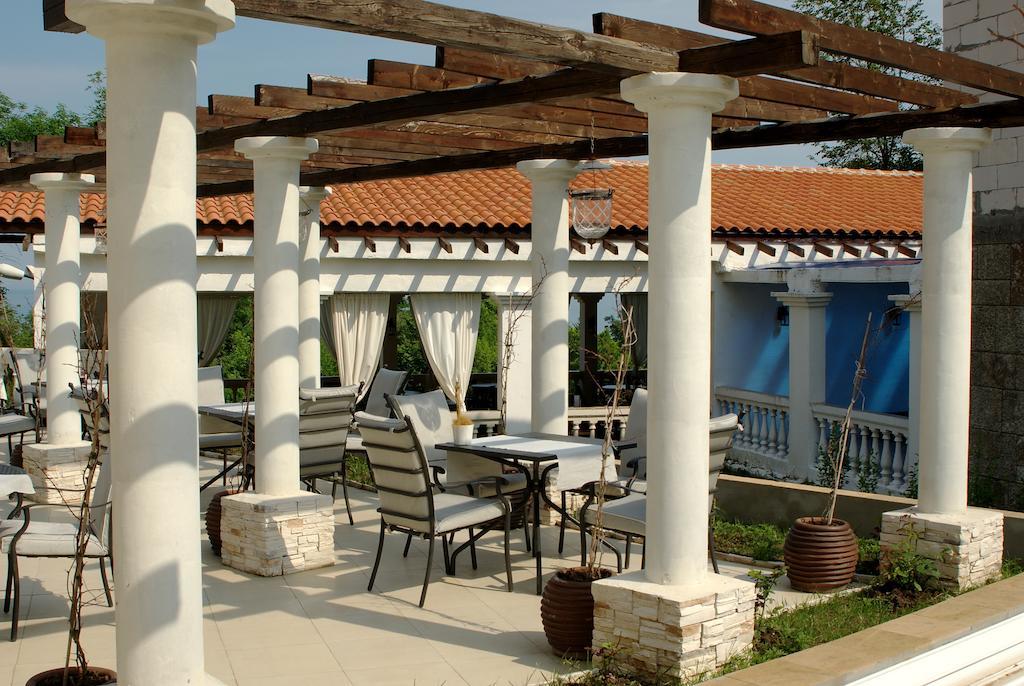 The Cliff Beach Apartments Обзор Екстериор снимка