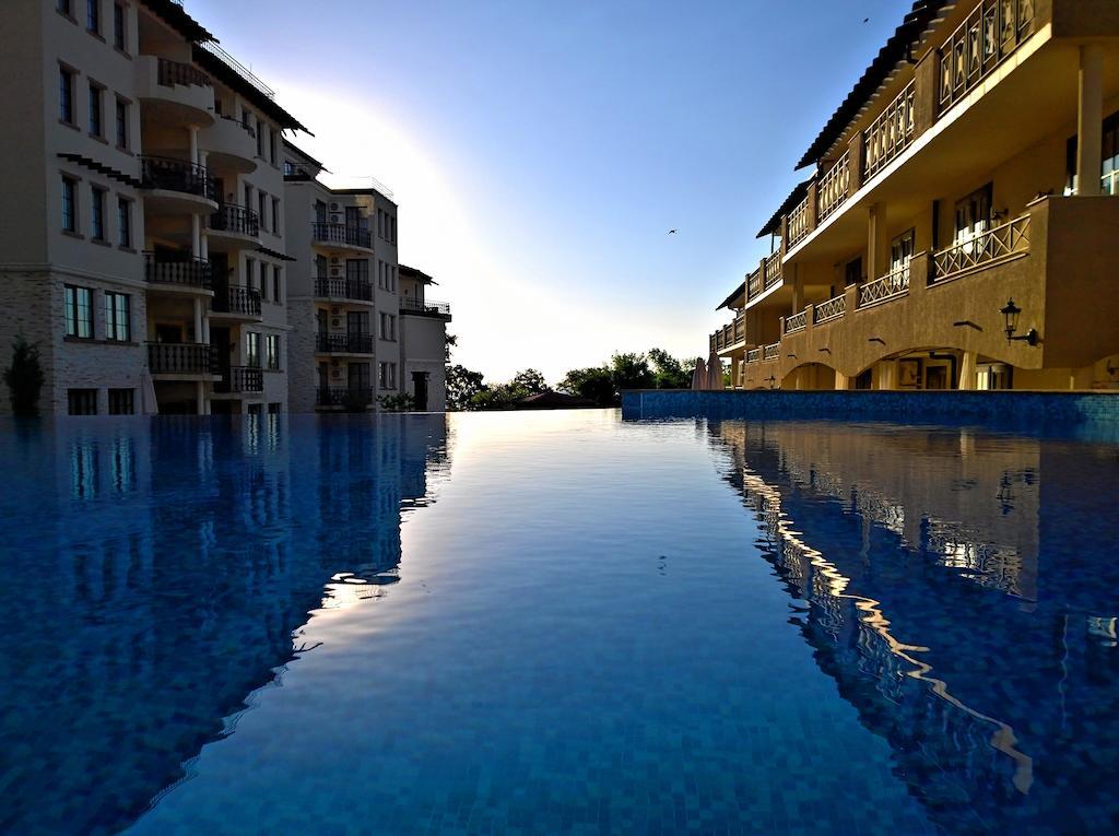 The Cliff Beach Apartments Обзор Екстериор снимка